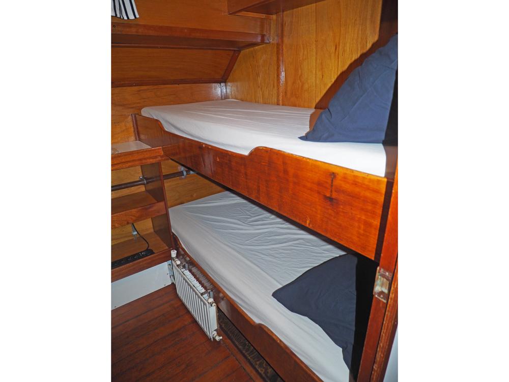 Cabin en avant, H&eacute;bergements